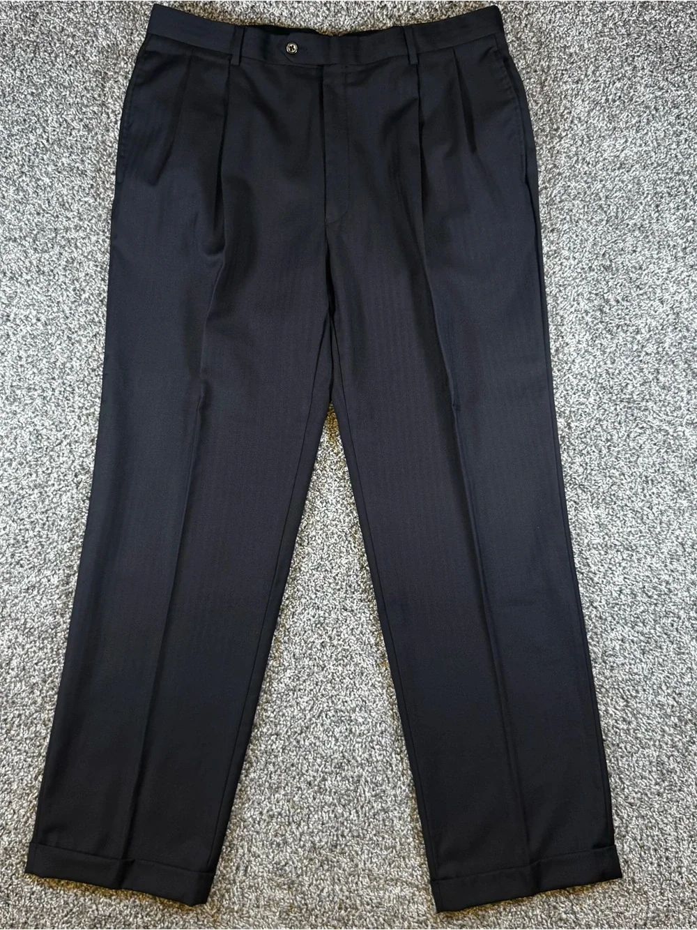 Jos A Bank Signature 2-Piece Suit 42R 36x32 Black Stripe Wool Pleated Cuffed